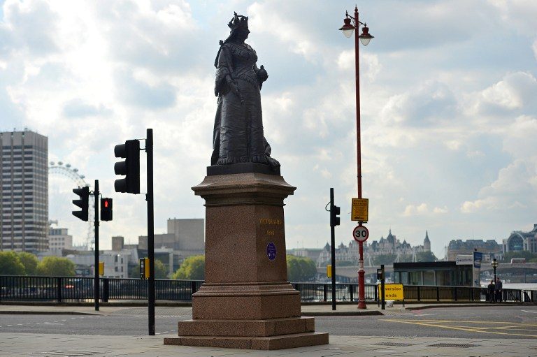 Not so silent: Artists make London’s statues ‘talk’