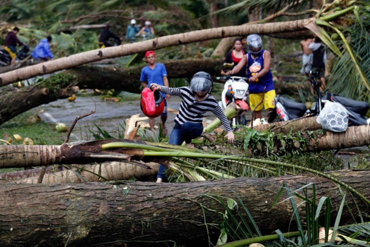 After Ruby: Major road bridging Tacloban, Samar impassable