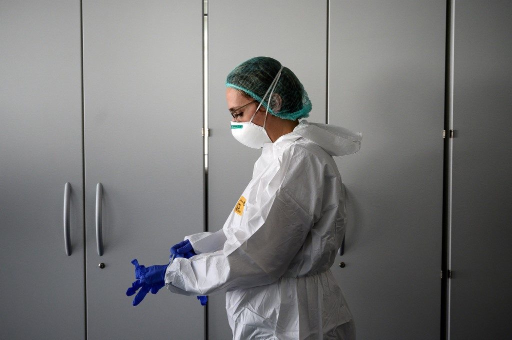 Europe coronavirus death toll tops 30,000