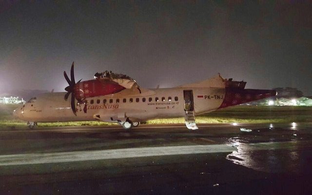Pesawat Batik Air menabrak maskapai Trans Nusa saat hendak take off