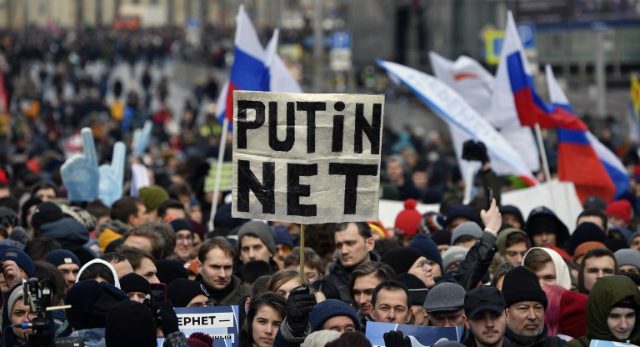 Thousands protest Russia’s ‘internet isolation’