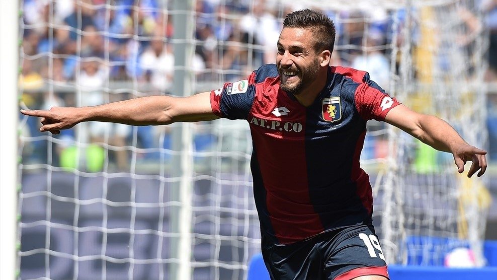 Leonardo Pavoletti pindah dari Genoa ke Napoli. Foto dari UEFA.com 