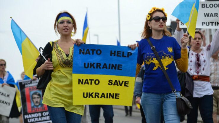 Ceasefire hopes rise, NATO slams Russia