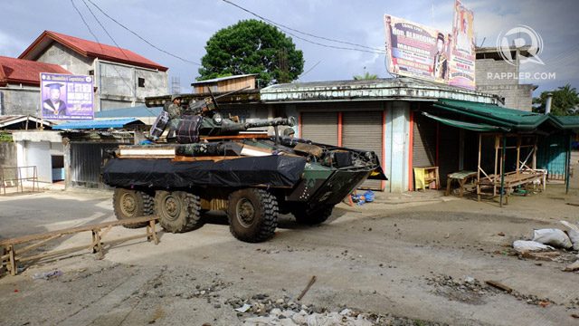 GENCATAN SENJATA. Militer Filipina memberlakukan gencatan senjata selama delapan jam untuk menghormati umat Muslim di Marawi yang tengah merayakan Idul Fitri. Foto oleh Rappler 