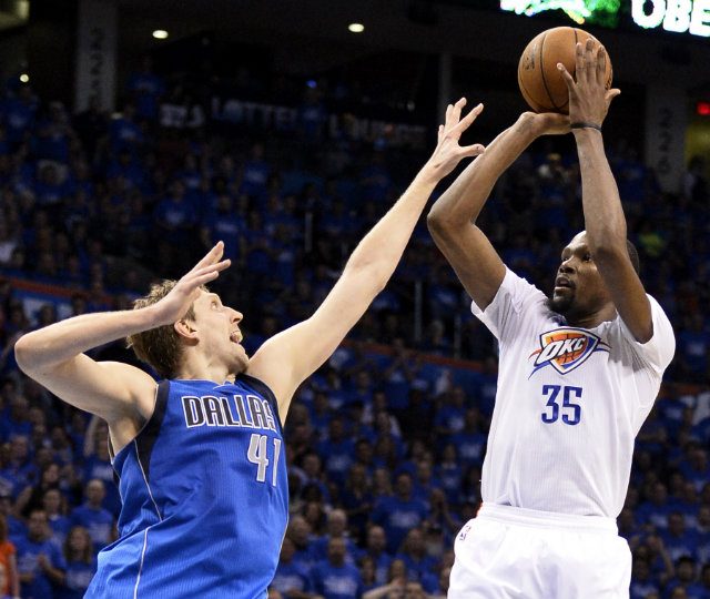 NBA: Thunder roll over Mavs to reach second round