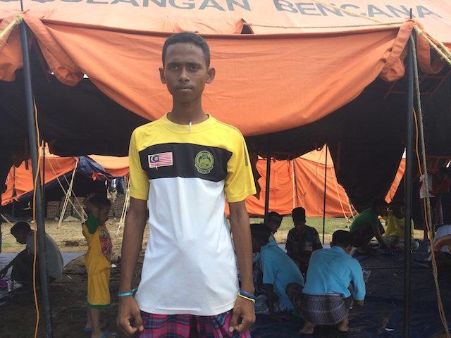 Mohammad Shorif, 18 tahun, pengungsi Rohingya di Kuala Cangkoi, Aceh, mengatakan ia ingin tinggal di Indonesia. Foto oleh Febriana Firdaus/Rappler 