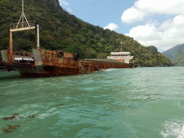 No oil spill from barge grounded off El Nido – PCG
