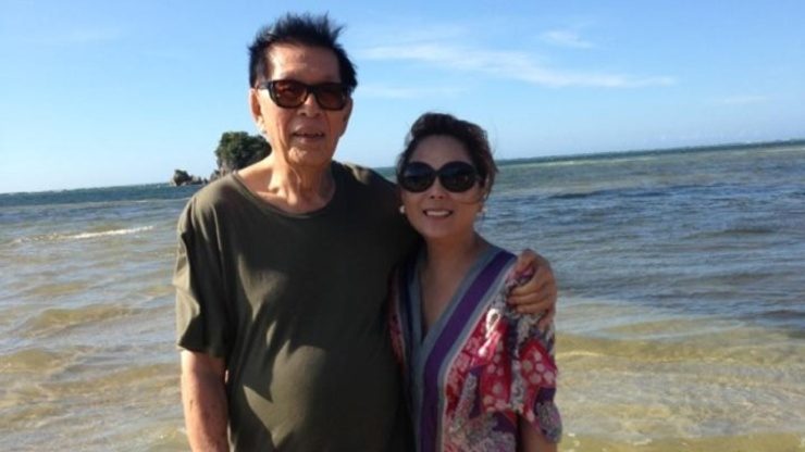 HAPPIER TIMES. Sen Juan Ponce Enrile shares a moment with Gigi Reyes. Facebook photo obtained by Rappler