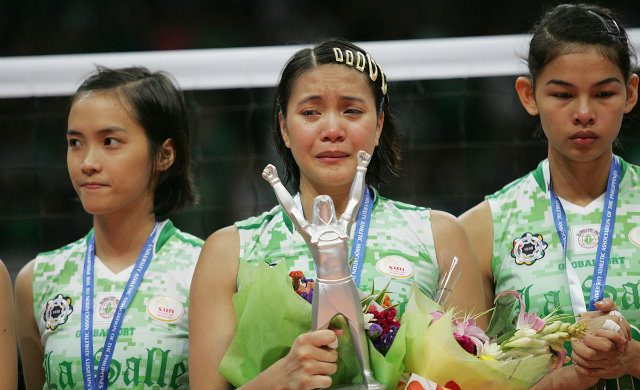 Marano holds La Salle's First Runner-up trophy after losing to Ateneo. Photo by Josh Albelda/Rappler