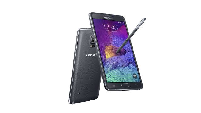 SHOWING OFF STYLE. Samsung shows off the Galaxy Note 4. Image from Samsung Mobile Press 