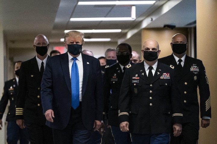 FIRST TIME. US President Donald Trump wears a mask as he visits Walter Reed National Military Medical Center in Bethesda, Maryland' on July 11, 2020. Photo by Alex Edelman/AFP 