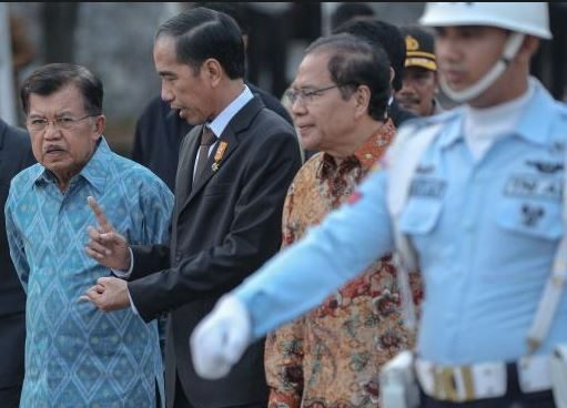 Jokowi berkomitmen tetap pantau kebakaran hutan dari AS; Derby Manchester berakhir imbang