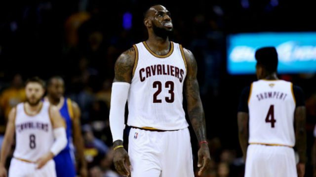 WATCH: LeBron James reaches 25,000 points in style