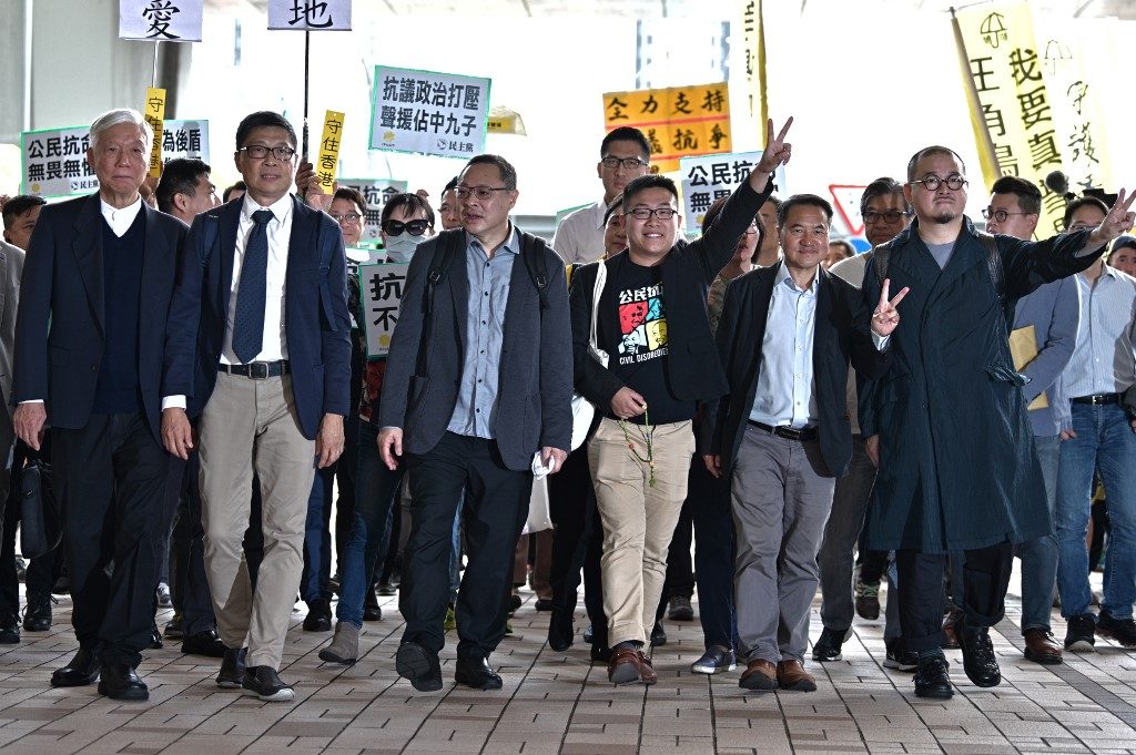 Hong Kong democracy leaders jailed over Umbrella Movement protests