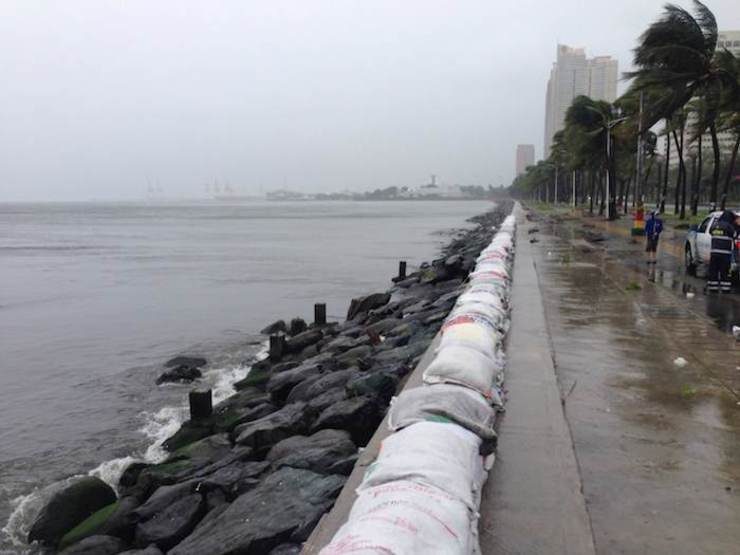 SEAWALL CONSTRUCTION NEEDED. The MMDA has lined the seawall along Manila Bay with sandbags to cushion any possible storm surge on July 16, 2014. 