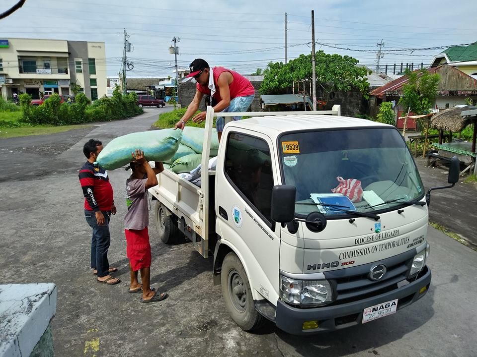 DISTRIBUTION. Goods distribution to the different parishes of 1st and 2nd District of Albay as provision for soup kitchen of the evacuees within the parishes. Photo from Social Action Center Legazpi Facebook page  