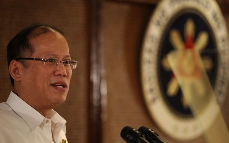 Aquino asks supporters to wear yellow ribbon