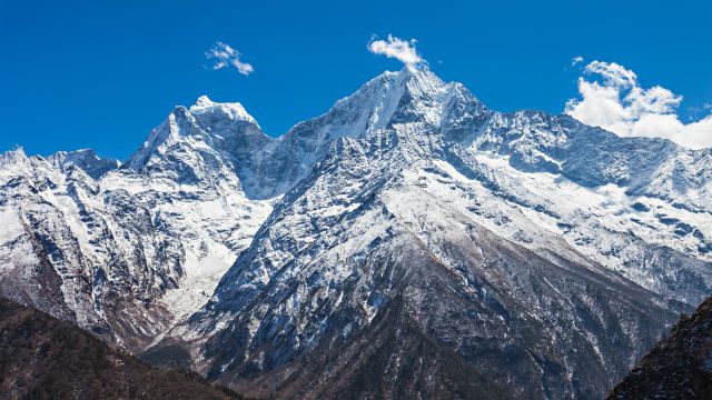 OFW saves salary for 2 years to climb Everest neighbor peak