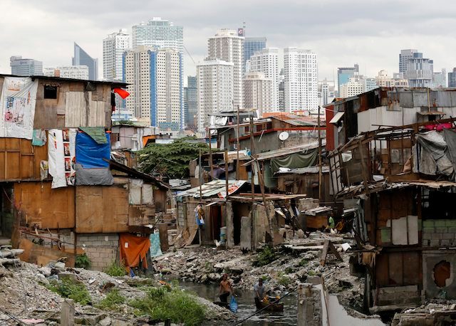 SWS: 51% of Filipinos think they’re poor