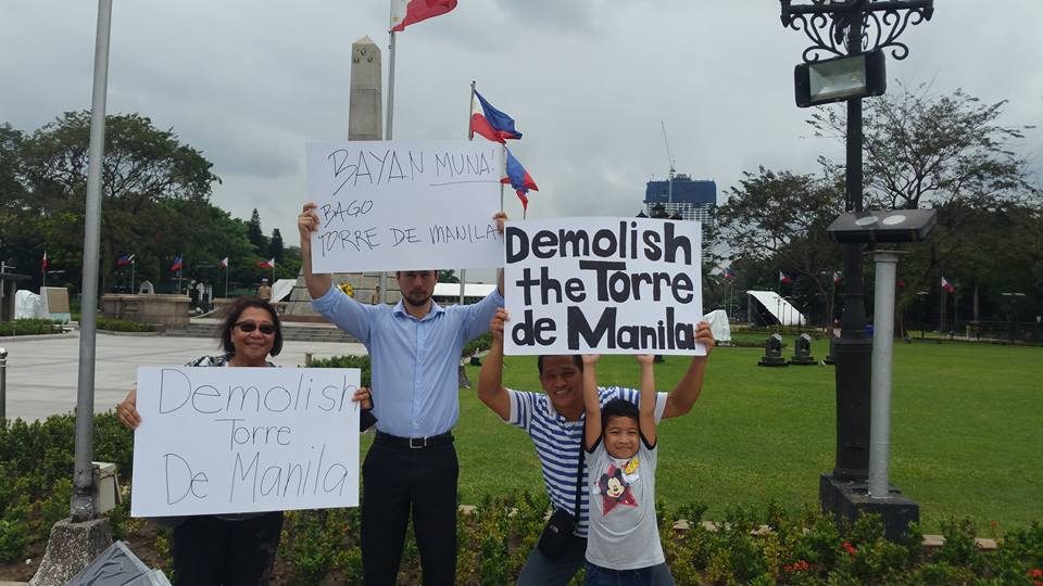 Rizal’s descendant holds protest against Torre de Manila