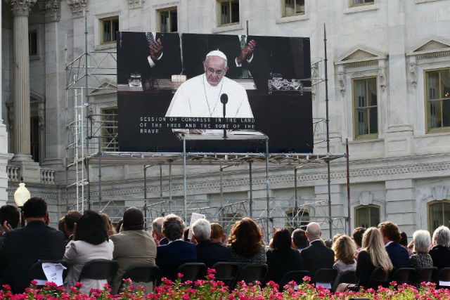 Pomp and poverty: Pope Francis sees two sides of Washington