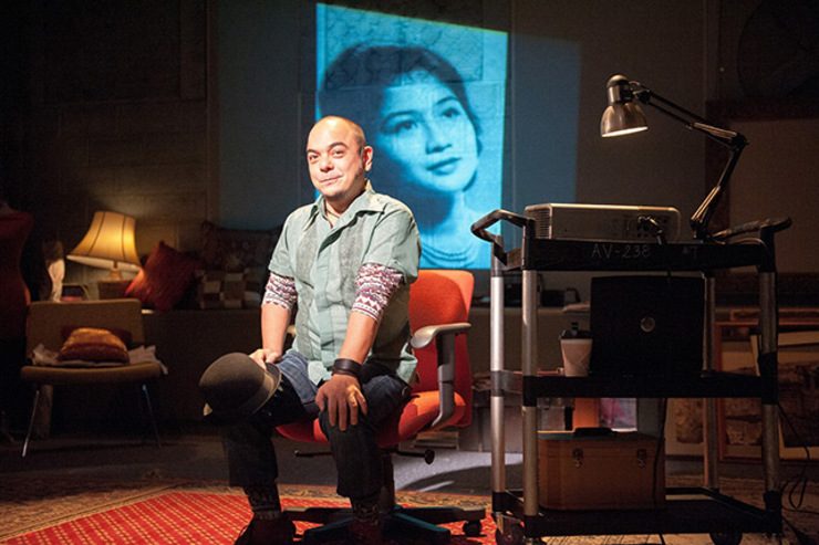 LIVIN' LA VIDA IMELDA. Carlos Celdran's one-man show gives audience a glimpse of Philippine history not usually read in books. Photo by Ma-Yi Theater Company