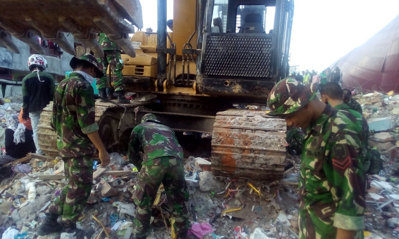 FOTO: Menengok sepak terjang TNI di pusaran gempa Aceh