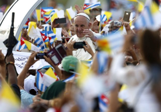 Pope praises Church ‘sacrifices’ in Cuba