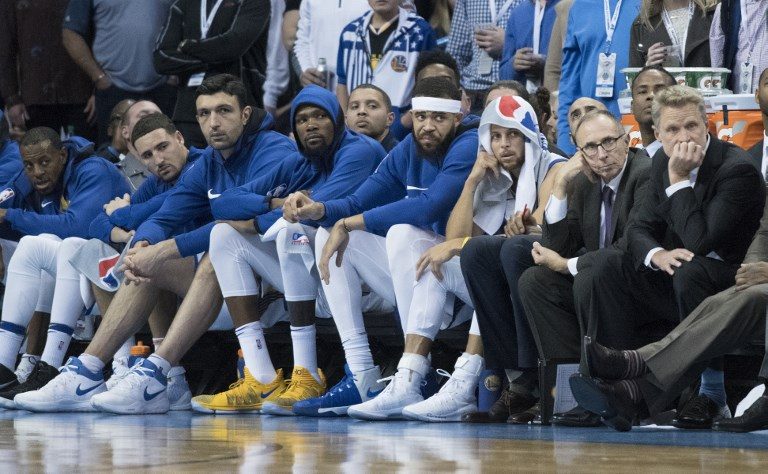 OH BOY. The Golden State Warriors bench watches the final minute of game action against the Oklahoma City Thunder at the Chesapeake Energy Arena on November 22, 2017 in Oklahoma City, Oklahoma. Photo by J Pat Carter/Getty Images/AFP 