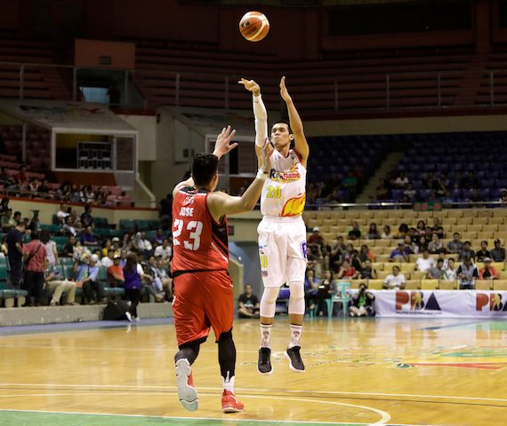 Almazan sidelined in Rain or Shine’s rout of Phoenix after missing two practices