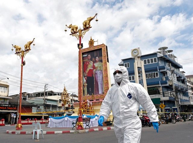 4 dead as string of blasts hit Thai tourist resorts