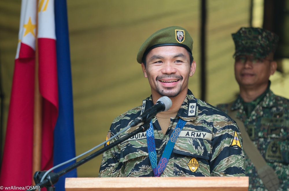 LOOK: Pacquiao visits military camp in Marawi