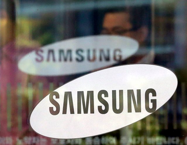 Samsung shares rise on foray into self-driving car parts
