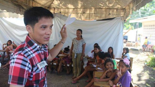 PRACTICUM. A teacher facilitates art workshops for the kids of Napo, Loon, Bohol. Photo courtesy of Belen Calingacion