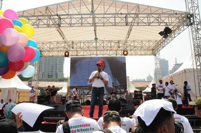 FESTIVAL MAY DAY. Menteri Ketenagakerjaan Hanif Dhakiri di Gelora Bung Karno pada Hari Buruh, Senin, 1 Mei 2017. Foto dari Kementerian Ketenagakerjaan. 