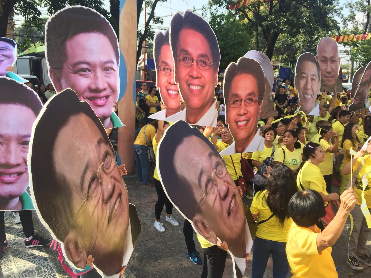OPPOSITION COALITION. Giant heads of the 8 candidates of the Opposition Coalition senatorial slate are paraded during the launch. Photo by Lian Buan/Rappler 