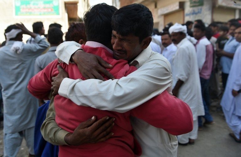 Pakistan army crackdown as families bury victims of Easter blast