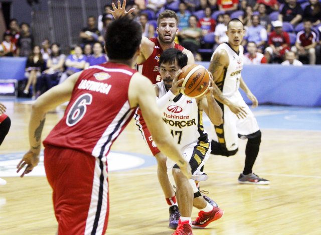 WATCH: Manny Pacquiao surpasses PBA career total with first 3-pointer