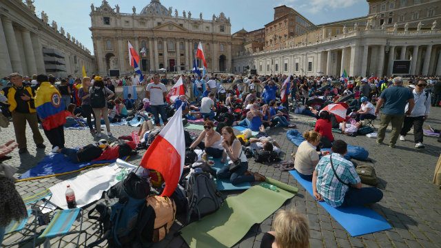 Fervor builds in Rome for sainthood ceremony