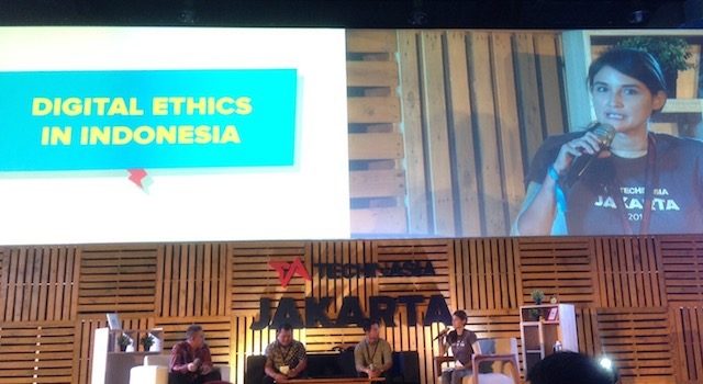 Membahas etika penggunaan media sosial di Indonesia