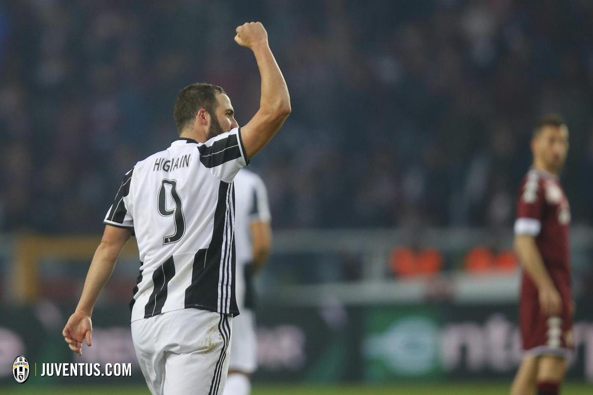Hasil Liga Italia: Dwigol Higuain bawa Juventus unggul dalam derby Turin