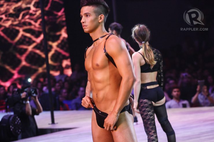 MARKKI STROEM. The singer shows his daring side on stage.