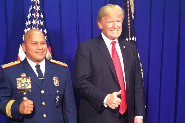 LOOK: Trump flashes ‘thumbs up’ in photo-op with PH police chief