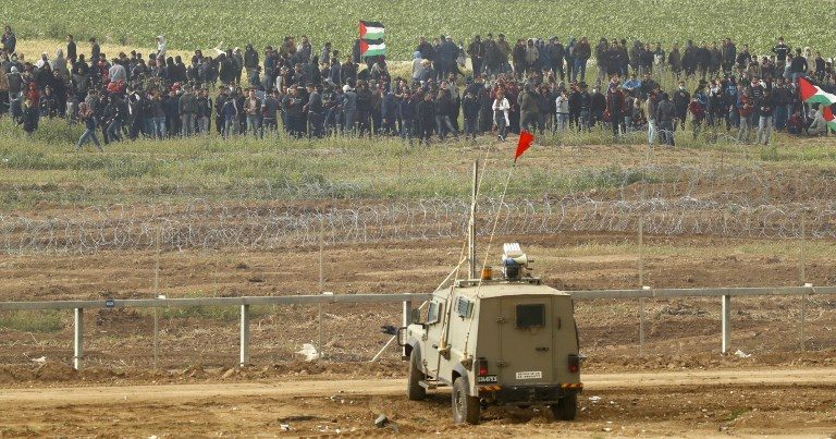 Israel membuka kembali penyeberangan Gaza yang ditutup selama berhari-hari setelah serangan roket