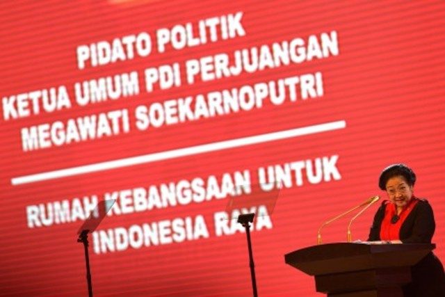 HUT PDIP. Ketua Umum PDI Perjuangan Megawati Soekarnoputri menyampaikan pidato politiknya pada acara Perayaan Hari Ulang Tahun (HUT) ke-44 PDI Perjuangan di JCC, Senayan, Jakarta, Selasa, 10 Januari. Foto oleh Widodo S. Jusuf/ANTARA 