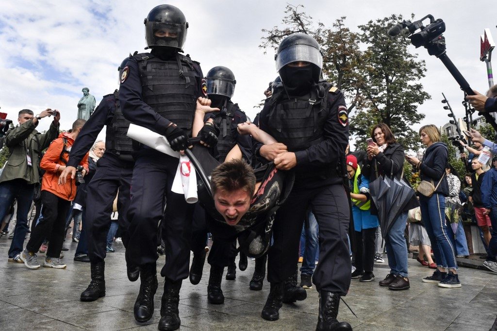 Police detain dozens at Moscow opposition protest