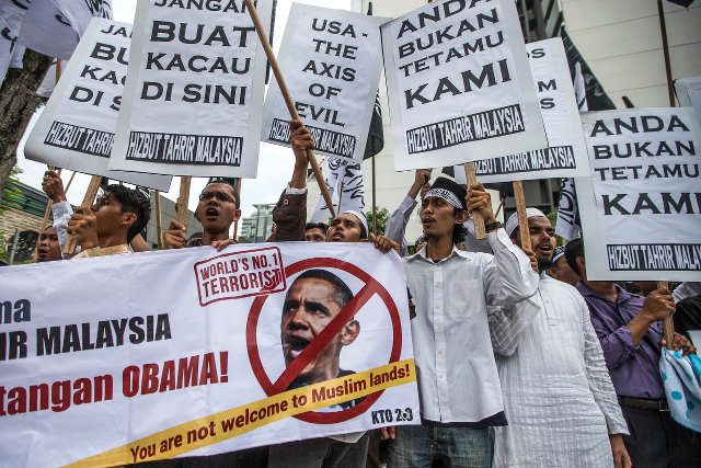 Obama to seek fresh start with Malaysia in overdue visit