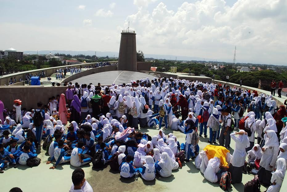 Simulasi tsunami di Banda Aceh diikuti ribuan siswa