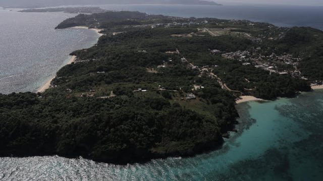 36,000 jobs, P56 billion ‘at stake’ if Boracay closed for a year
