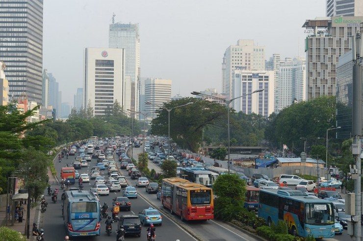 Jakarta threatens to ban Uber car app